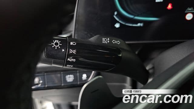 Kia Niro 2022 — ფოტო 18/20