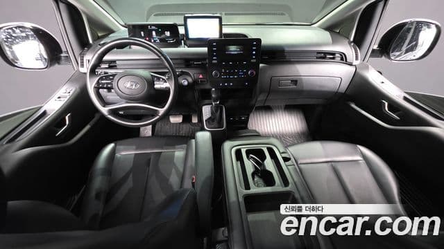 Hyundai Staria 2022 — ფოტო 17/31