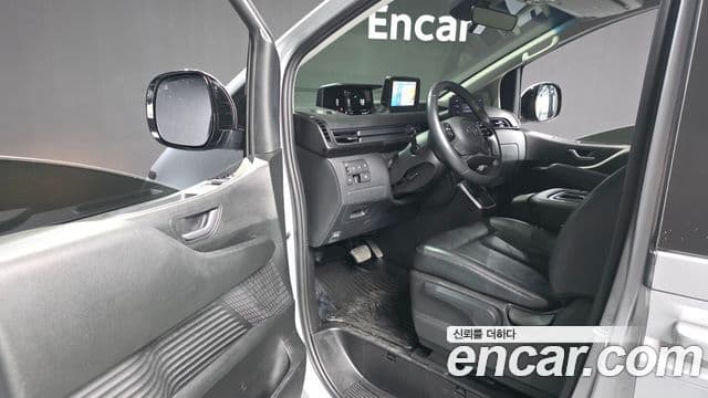 Hyundai Staria 2022 — ფოტო 21/31