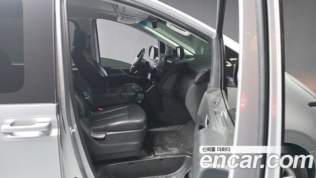 Hyundai Staria 2022 — ფოტო 15/31