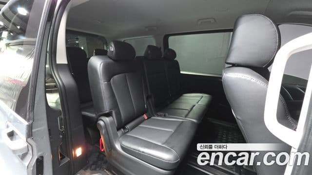 Hyundai Staria 2022 — ფოტო 10/31