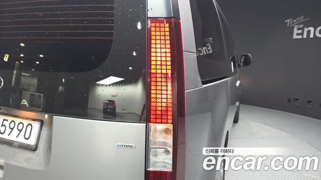 Hyundai Staria 2022 — ფოტო 7/31