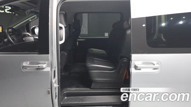 Hyundai Staria 2022 — ფოტო 23/31