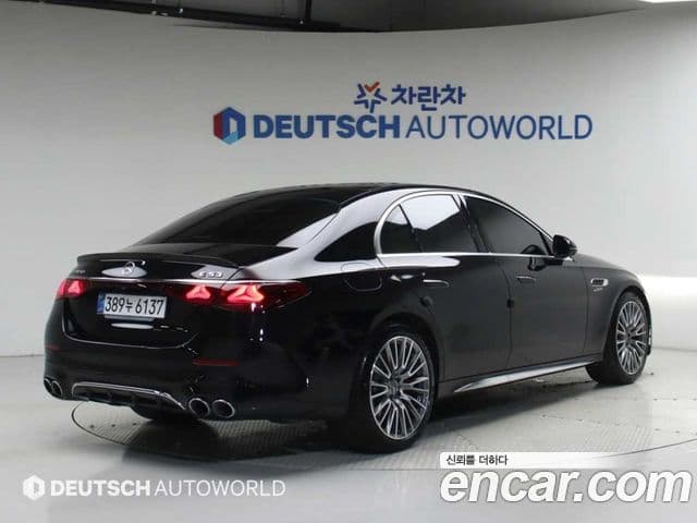 Mercedes-Benz E-Class 2025 — Photo 17/20