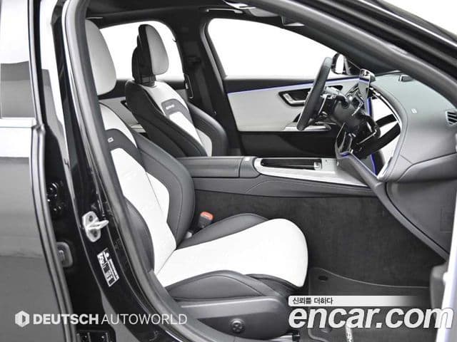 Mercedes-Benz E-Class 2025 — Photo 15/20