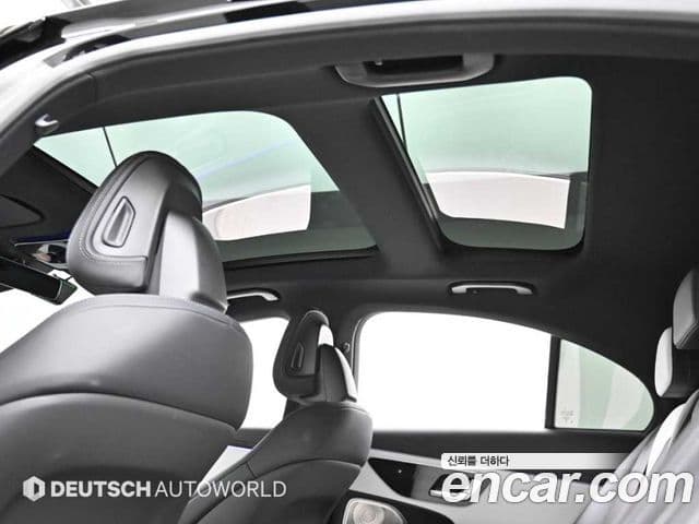 Mercedes-Benz E-Class 2025 — Photo 12/20