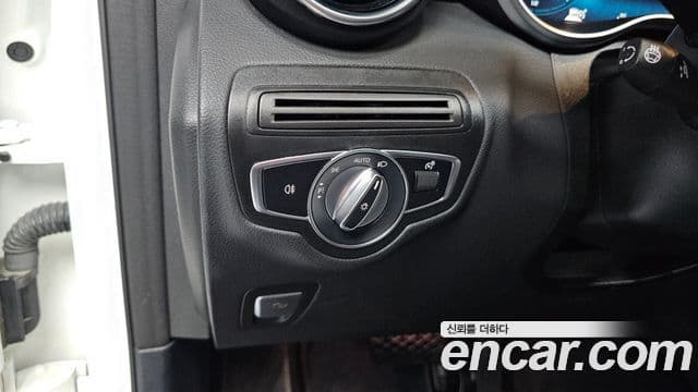 Mercedes-Benz GLC-Class 2021 — ფოტო 17/20