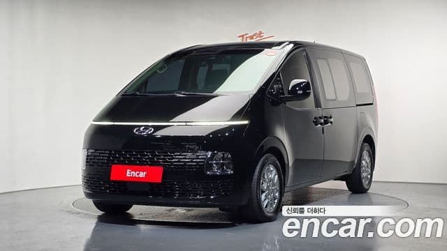 Hyundai Staria 2023 — ფოტო 1/20