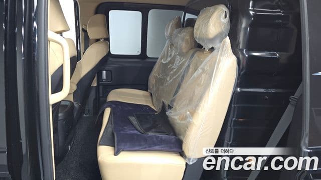 Hyundai Staria 2023 — ფოტო 11/20