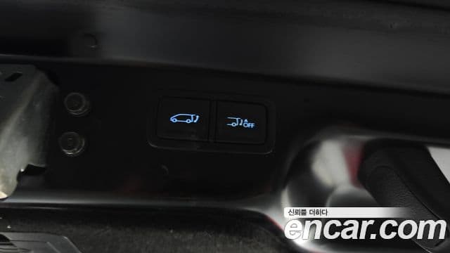 Hyundai Staria 2023 — ფოტო 16/20