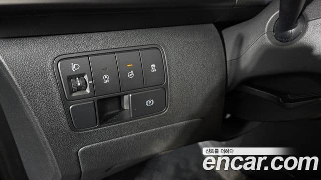 Hyundai Staria 2023 — ფოტო 20/20
