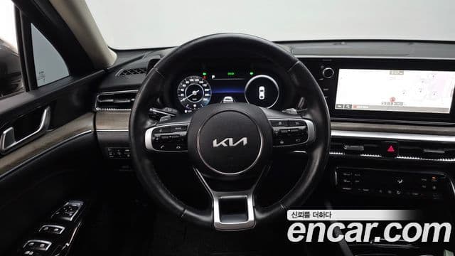 Kia K5 2022 — ფოტო 13/20