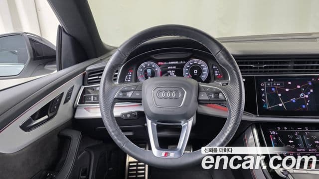 Audi Q7 2022 — Şəkil 13/20