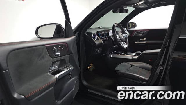 Mercedes-Benz GLB-Class 2022 — Фото 10/20