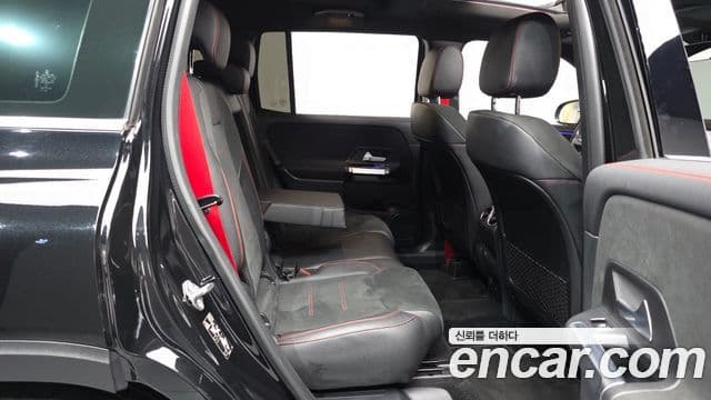 Mercedes-Benz GLB-Class 2022 — Фото 11/20