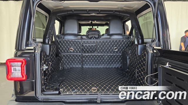 Jeep Wrangler 2021 — Photo 22/30
