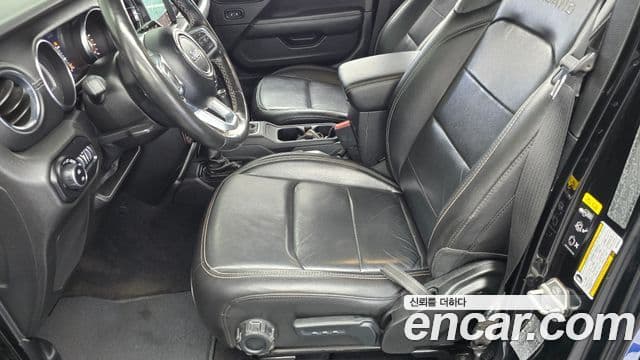 Jeep Wrangler 2021 — Photo 12/30