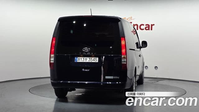 Hyundai Staria 2023 — Фото 3/20