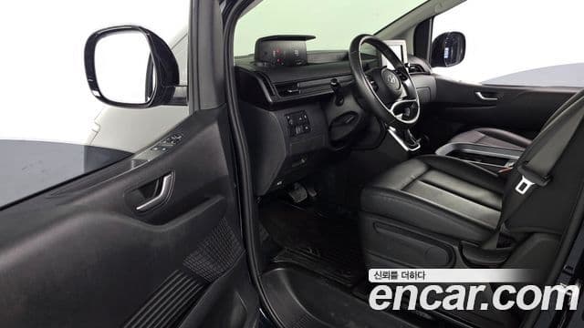 Hyundai Staria 2023 — Фото 9/20