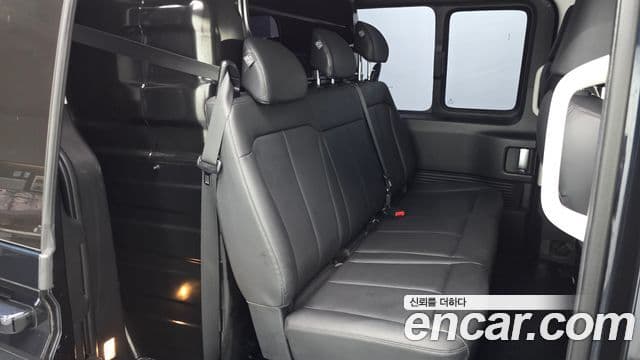 Hyundai Staria 2023 — Фото 10/20