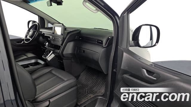 Hyundai Staria 2023 — Фото 11/20