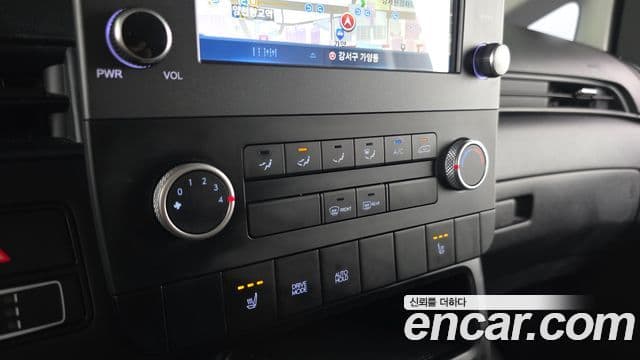 Hyundai Staria 2023 — Фото 15/20