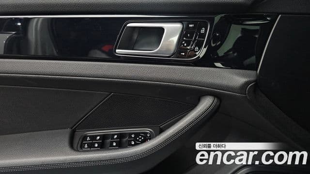 Porsche Panamera 2021 — Şəkil 24/34