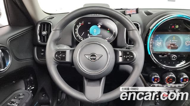 Mini Cooper Countryman 2024 — Фото 12/20