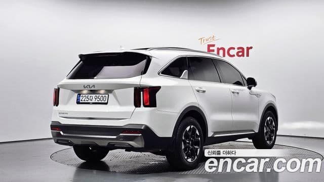 Kia Sorento 2023 — Фото 2/20