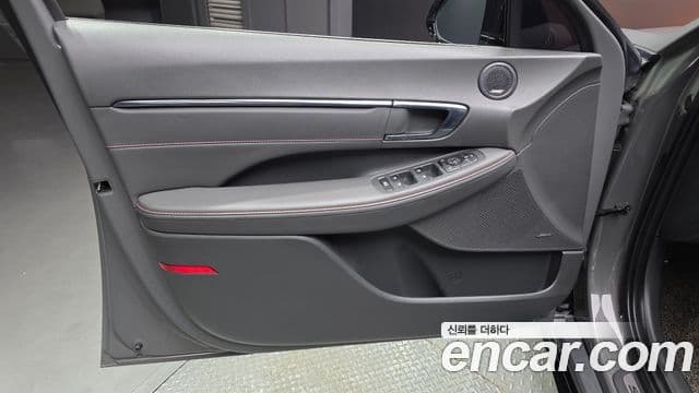 Hyundai Sonata Hybrid 2022 — ფოტო 18/31