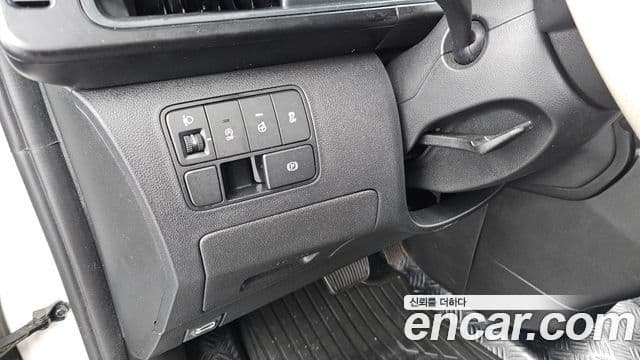Hyundai Staria 2023 — Şəkil 18/20