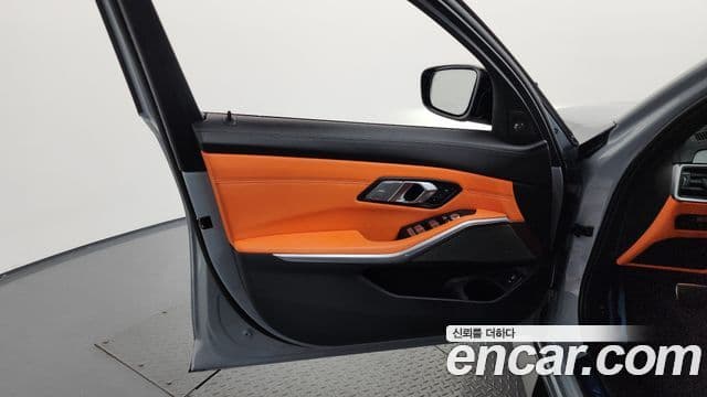 BMW M3 2022 — Photo 23/34