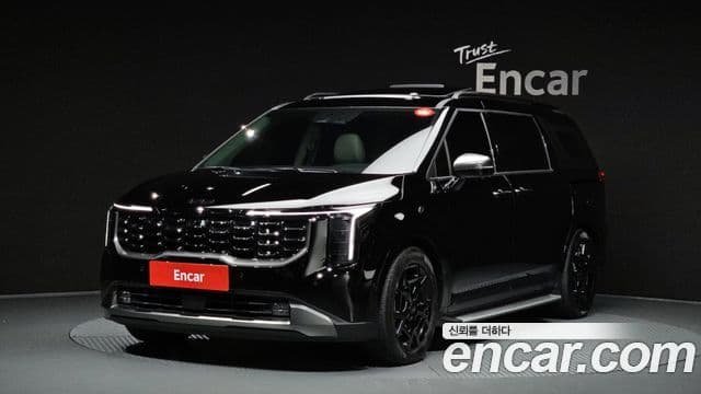 Kia Carnival 2025 — Фото 1/20