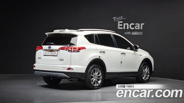 Toyota RAV4 2018 — Şəkil 4/20