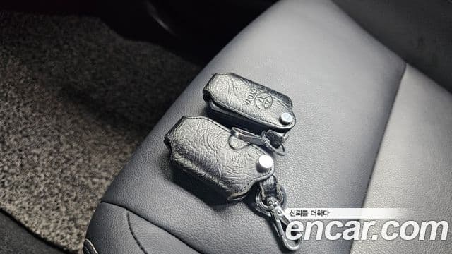 Toyota RAV4 2018 — Şəkil 6/20