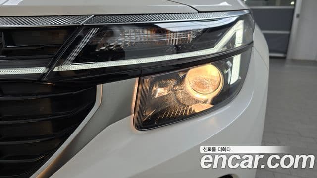 Kia Seltos 2025 — Şəkil 8/29