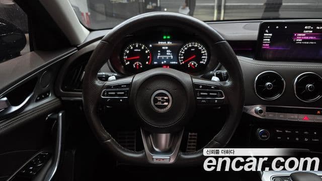 Kia Stinger 2022 — Şəkil 13/20