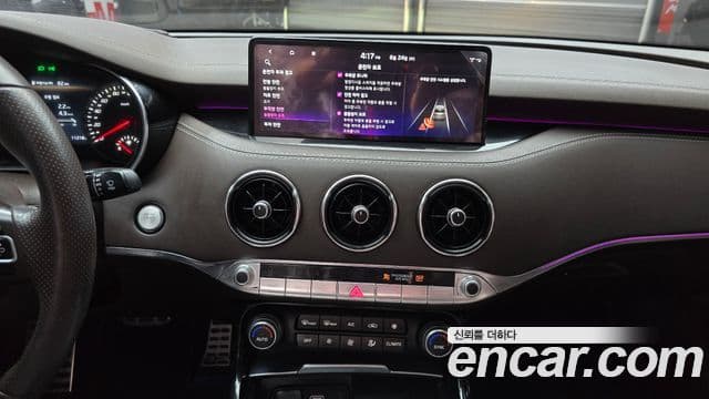 Kia Stinger 2022 — Şəkil 14/20