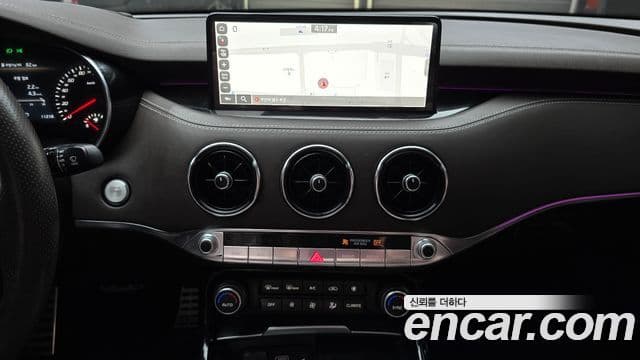 Kia Stinger 2022 — Şəkil 15/20
