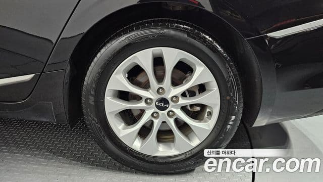 Kia K8 2024 — Photo 8/30