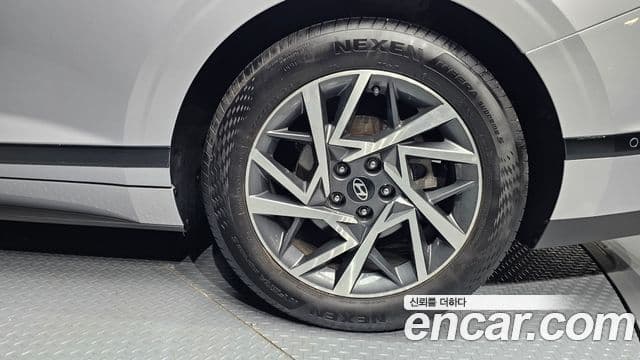 Hyundai Grandeur Hybrid 2023 — Photo 20/31
