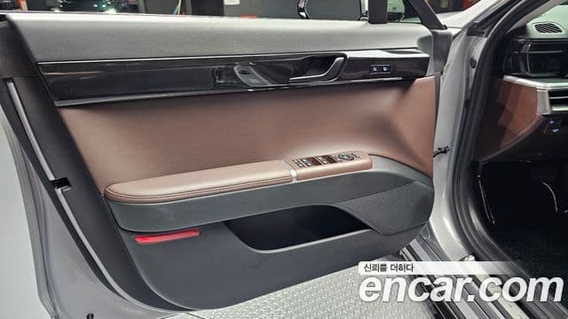 Hyundai Grandeur Hybrid 2023 — Photo 24/31
