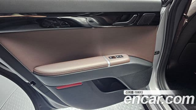Hyundai Grandeur Hybrid 2023 — Photo 14/31