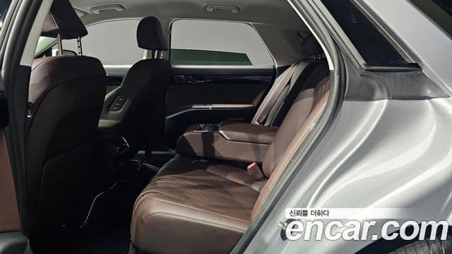 Hyundai Grandeur Hybrid 2023 — Photo 25/31