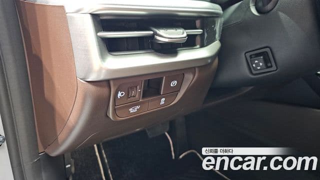 Hyundai Grandeur Hybrid 2023 — Photo 16/31