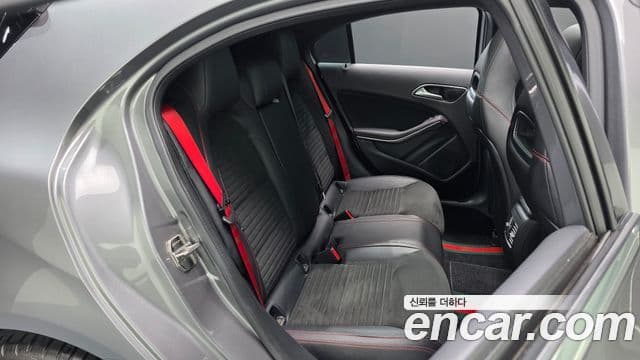 Mercedes-Benz A-Class 2018 — Şəkil 11/20