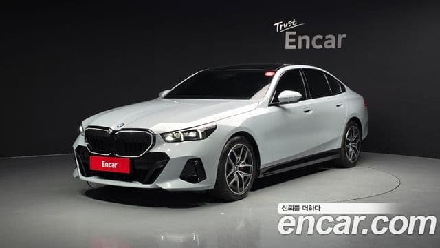 BMW 5 Series 2025 — ფოტო 1/20