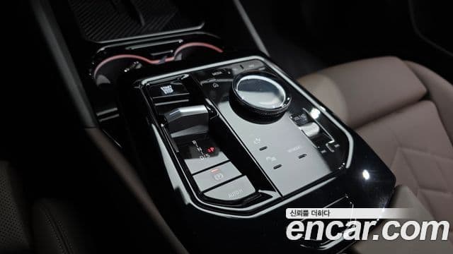 BMW 5 Series 2025 — ფოტო 9/20