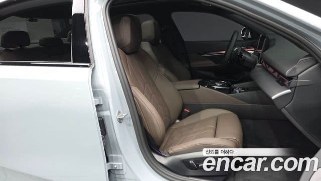 BMW 5 Series 2025 — ფოტო 11/20