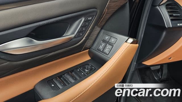 Toyota Alphard 2024 — Photo 27/38